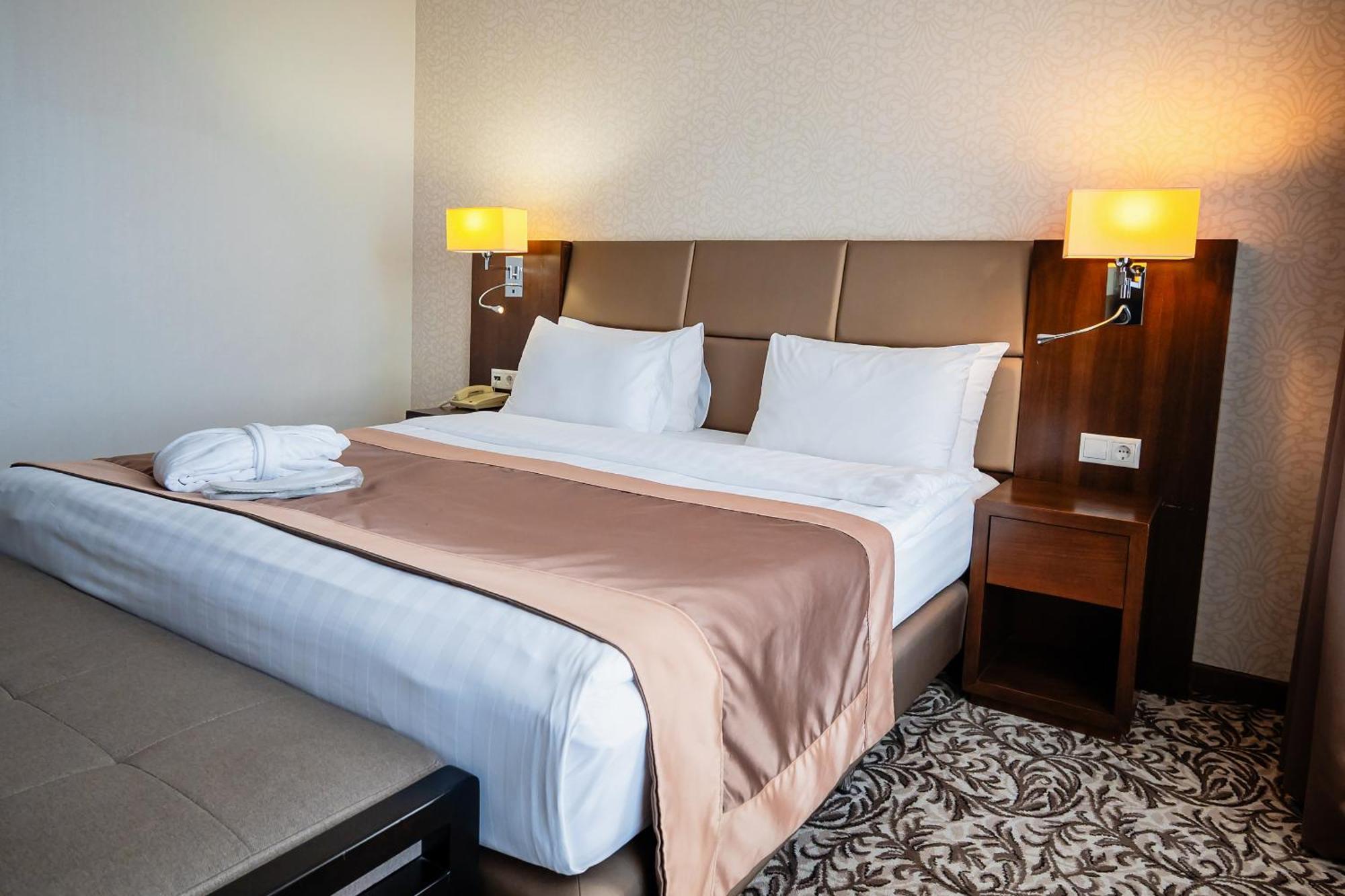 Holiday Inn Aktau By Ihg Exteriér fotografie