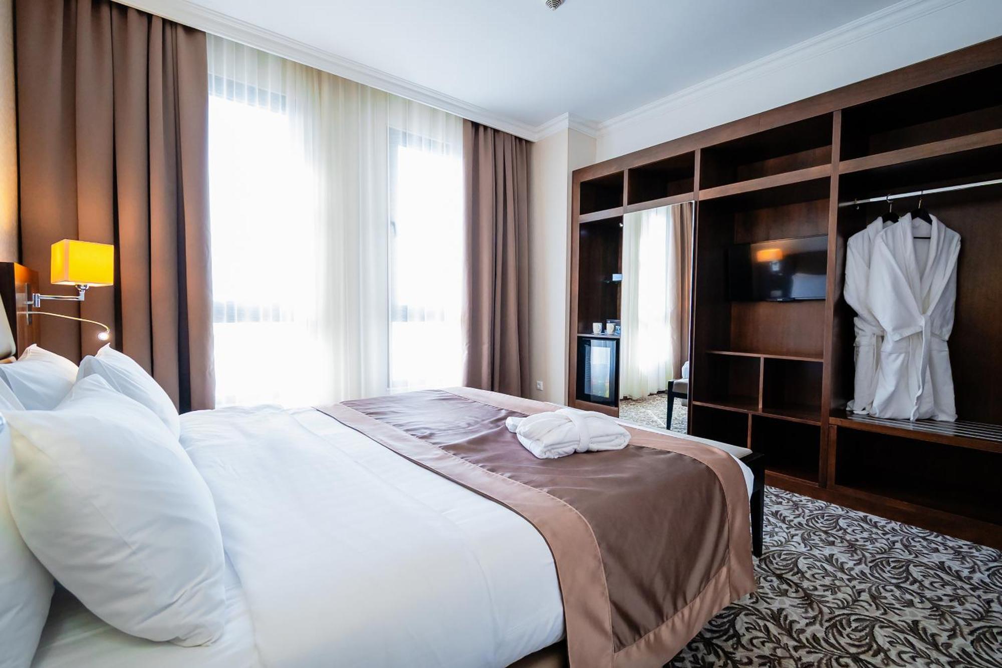 Holiday Inn Aktau By Ihg Exteriér fotografie