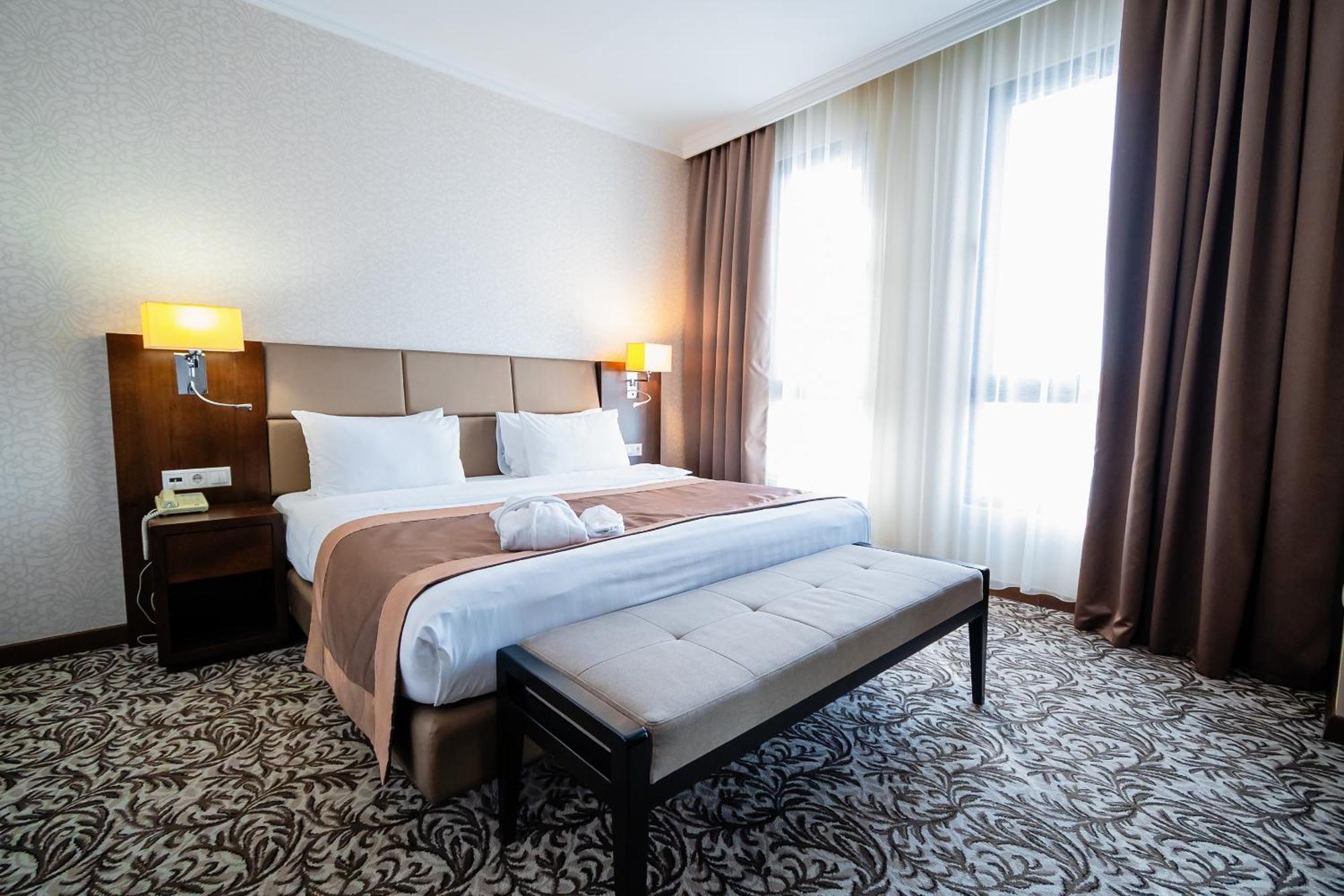 Holiday Inn Aktau By Ihg Exteriér fotografie