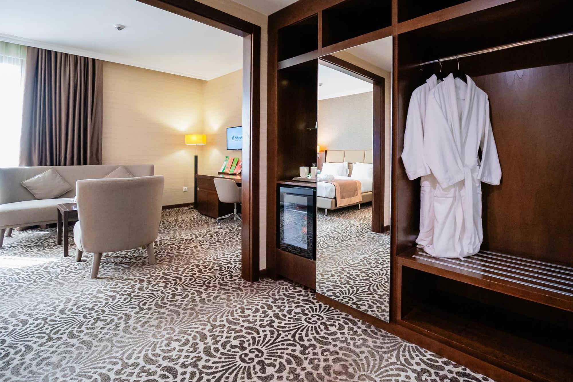 Holiday Inn Aktau By Ihg Exteriér fotografie